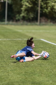 Bild 107 - wBJ Hamburger SV - Hertha BSC : Ergebnis: 5:2